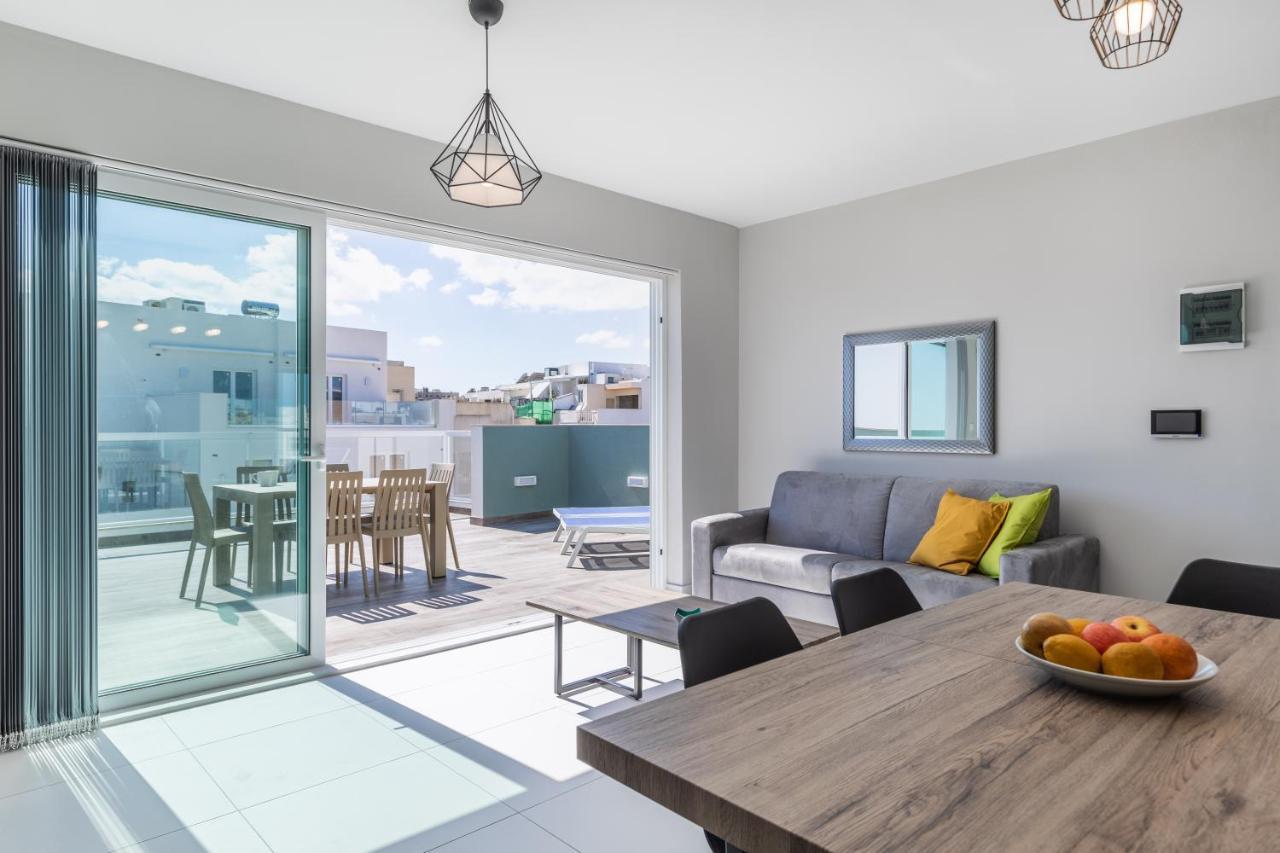 Unique Penthouse With Private Heated Jacuzzi, Close To Restaurants And Night Life Is-Swieqi Exterior foto